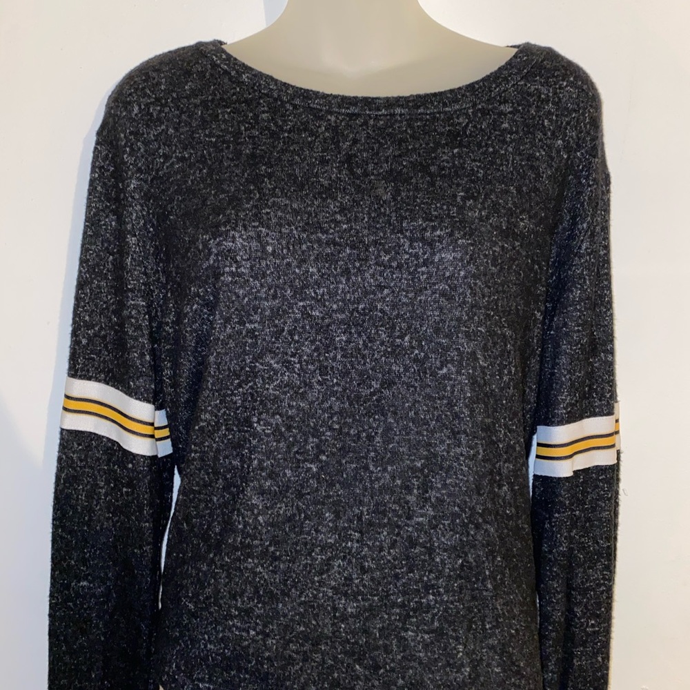 Long-sleeve Light Sweater